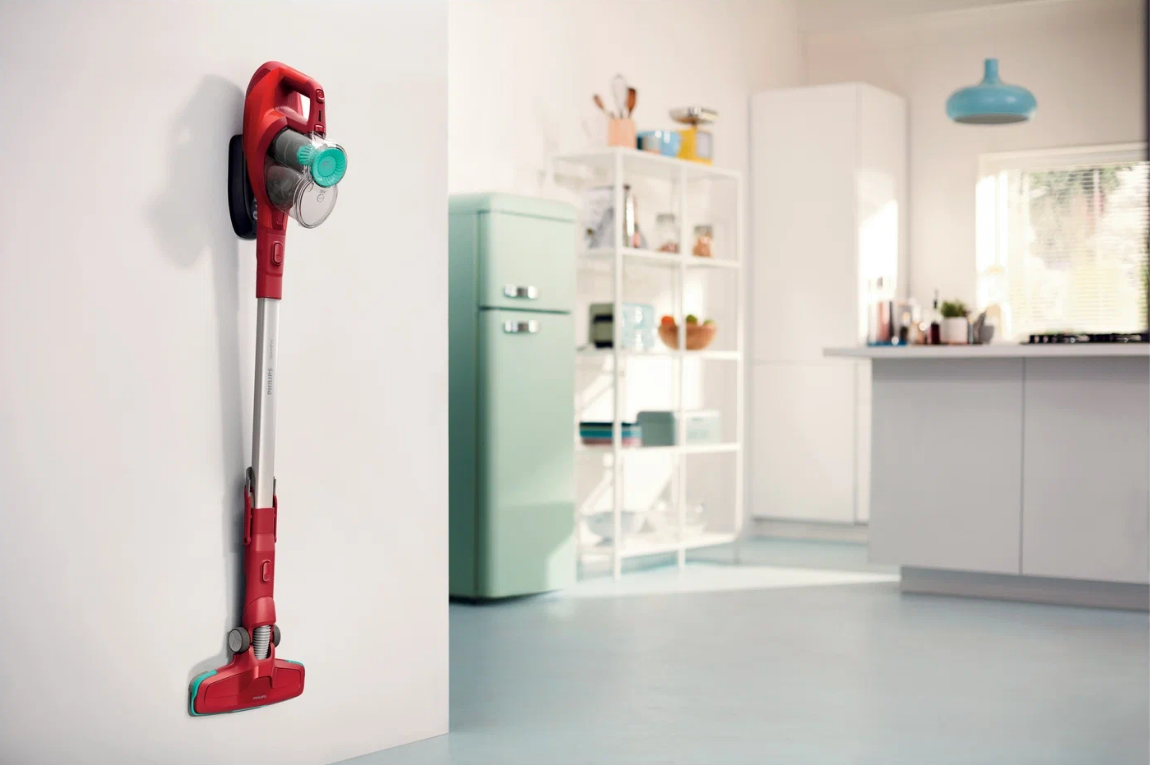 Пылесос ручной Philips FC6721/01 красный/серебристый
