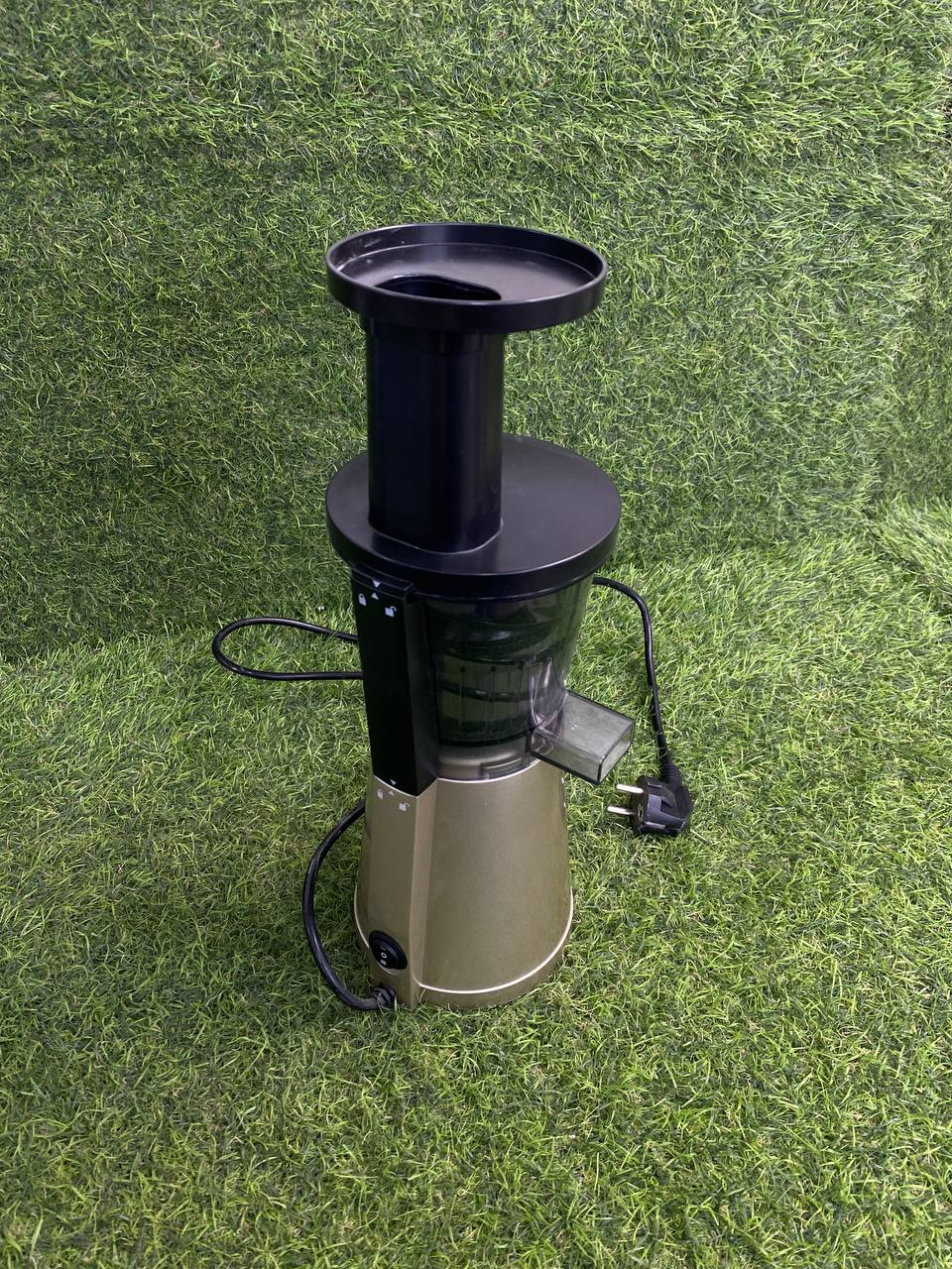 Шнековая соковыжималка Redmond RJ-930S