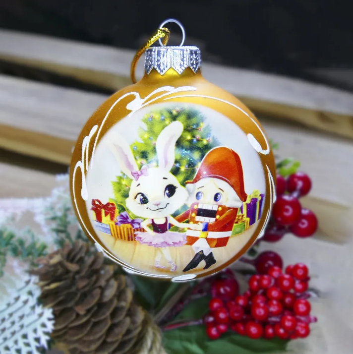 Шар стеклянный декоративный "Зайка Щелкунчик" большой диаметр 8 см