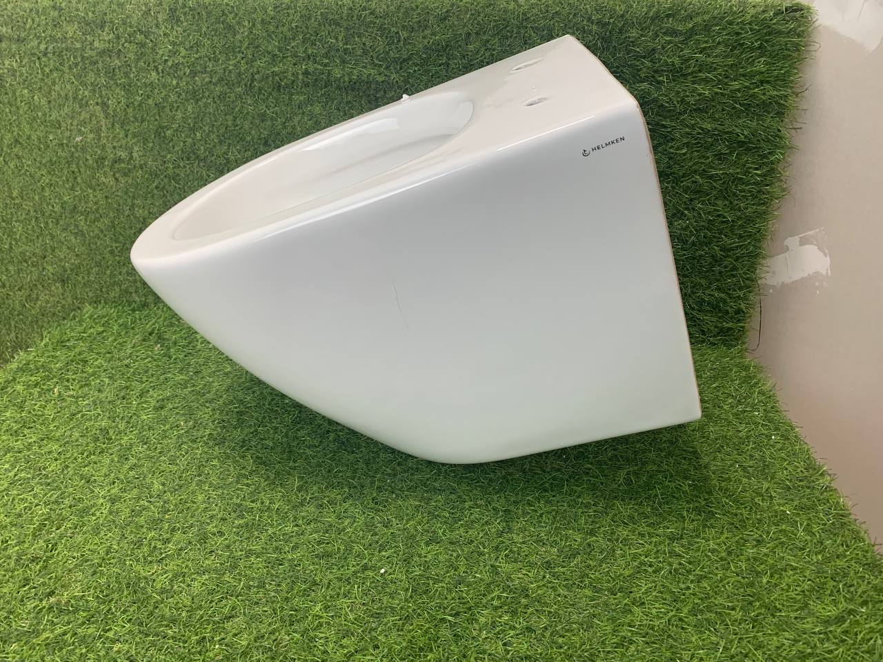 Унитаз подвесной безободковый Helmken 35103001: подвесная чаша унитаза с сиденьем микролифт, белый ц