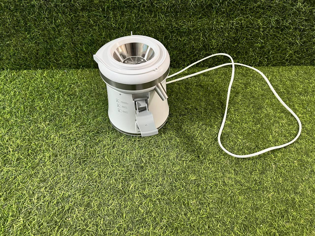 Центробежная соковыжималка Maxima MJ-049